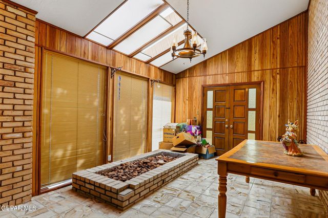 6841 LA CADENA Drive, El Paso, TX 79912