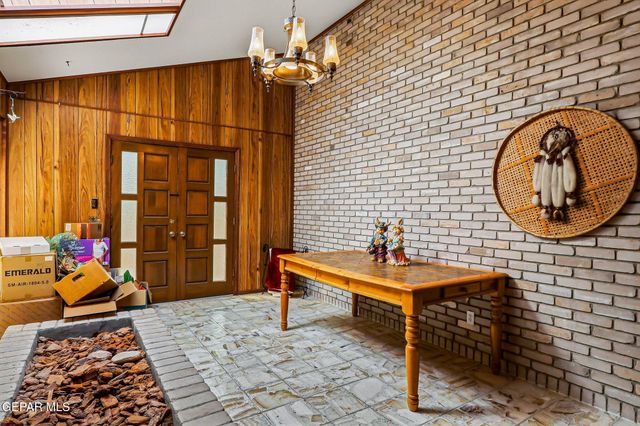 6841 LA CADENA Drive, El Paso, TX 79912