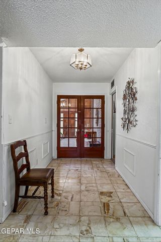 6841 LA CADENA Drive, El Paso, TX 79912