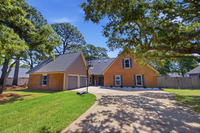 7 Hampton Circle, Niceville, FL 32578
