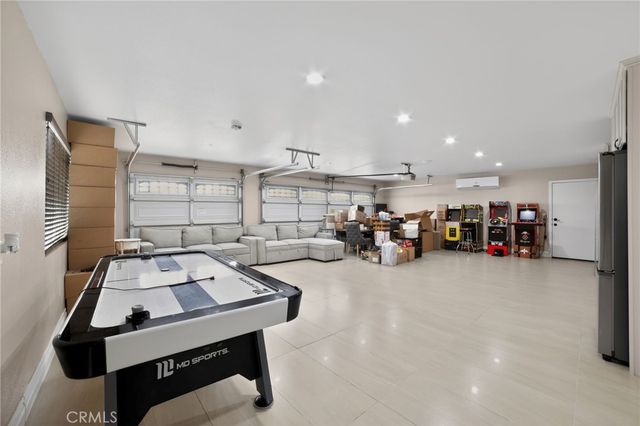 10525 Sage, Oak Hills, CA 92344