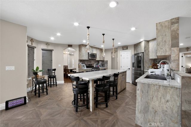 10525 Sage, Oak Hills, CA 92344