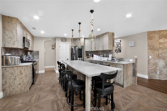 10525 Sage, Oak Hills, CA 92344