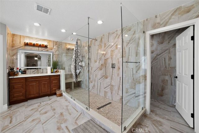 10525 Sage, Oak Hills, CA 92344