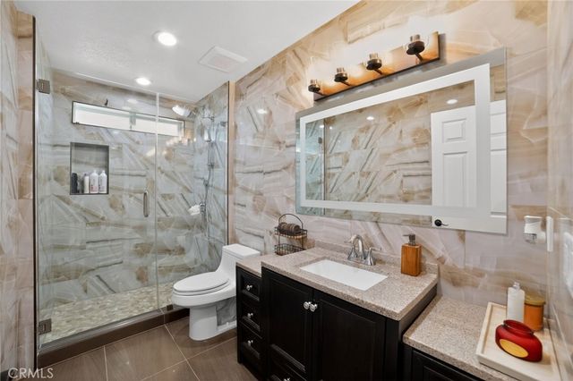 10525 Sage, Oak Hills, CA 92344