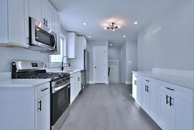 11204 S Emerald Avenue, Chicago, IL 60628