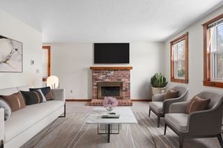 300 Falmouth Rd 7E, Mashpee, MA 02649