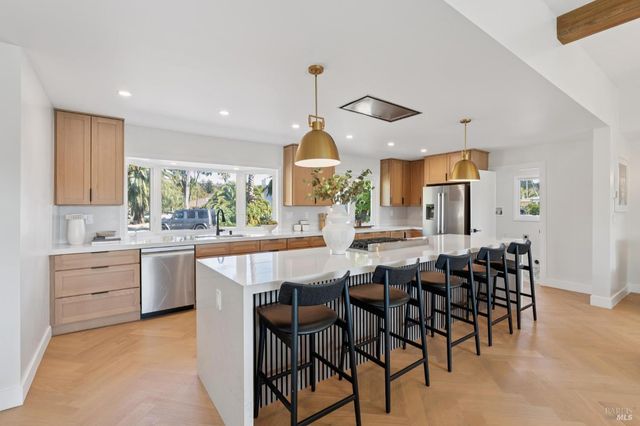 44 Summit Ave, San Rafael, CA 94901