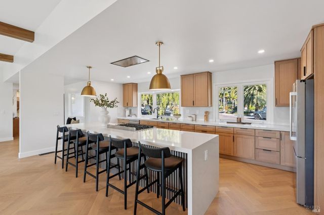 44 Summit Ave, San Rafael, CA 94901