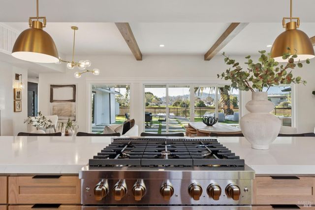 44 Summit Ave, San Rafael, CA 94901