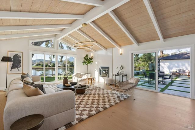 44 Summit Ave, San Rafael, CA 94901