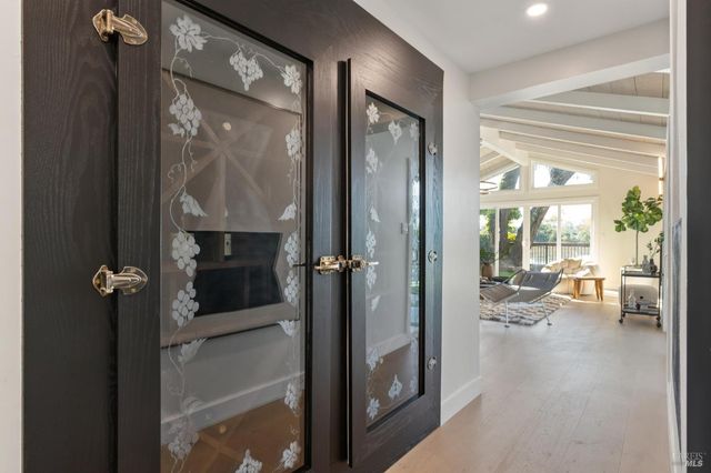 44 Summit Ave, San Rafael, CA 94901