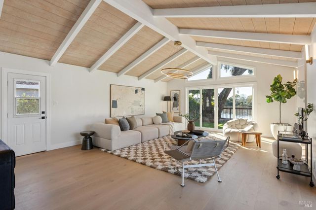 44 Summit Ave, San Rafael, CA 94901