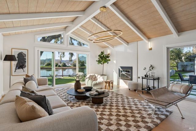 44 Summit Ave, San Rafael, CA 94901