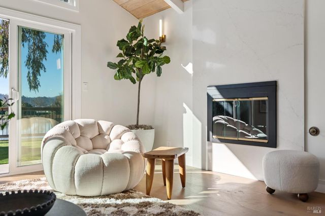 44 Summit Ave, San Rafael, CA 94901