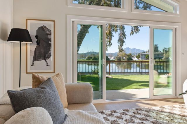 44 Summit Ave, San Rafael, CA 94901