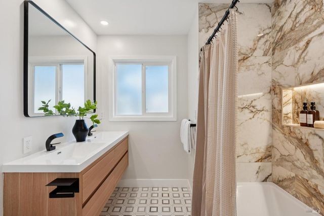 44 Summit Ave, San Rafael, CA 94901