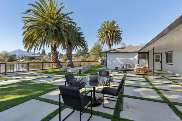 44 Summit Ave, San Rafael, CA 94901