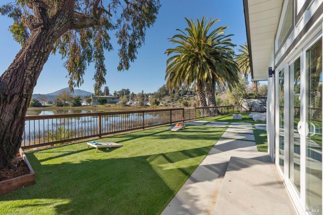 44 Summit Ave, San Rafael, CA 94901