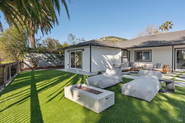 44 Summit Ave, San Rafael, CA 94901