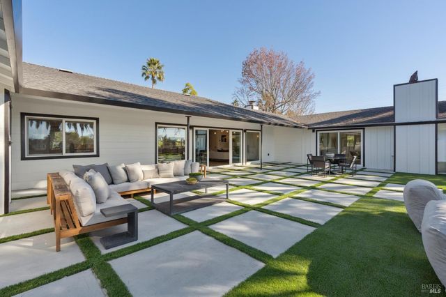 44 Summit Ave, San Rafael, CA 94901