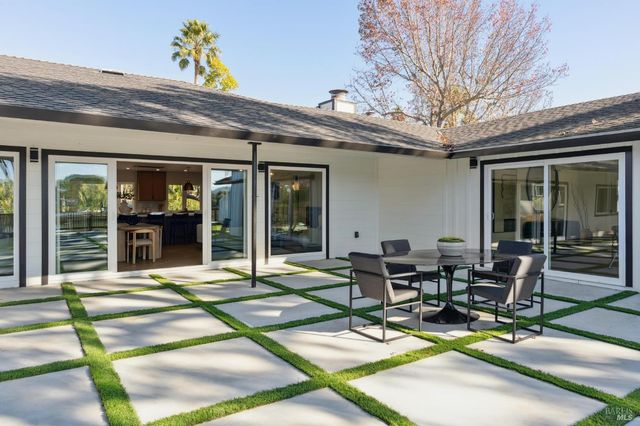 44 Summit Ave, San Rafael, CA 94901