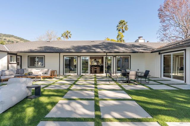 44 Summit Ave, San Rafael, CA 94901