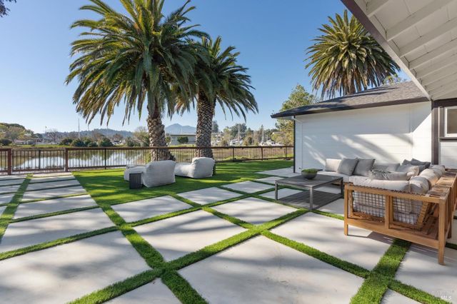 44 Summit Ave, San Rafael, CA 94901