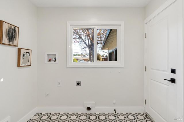 44 Summit Ave, San Rafael, CA 94901