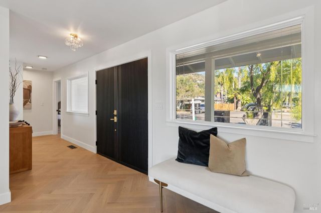 44 Summit Ave, San Rafael, CA 94901