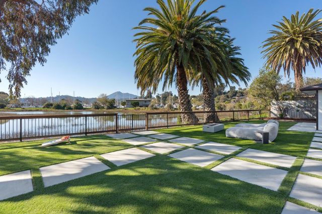 44 Summit Ave, San Rafael, CA 94901