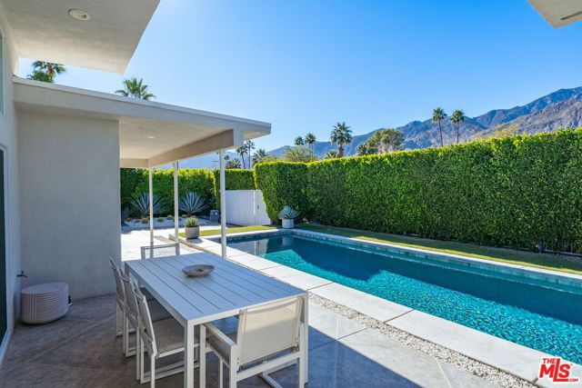 2280 Paseo Roseta, Palm Springs, CA 92262