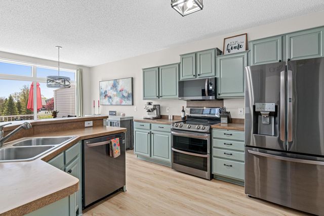 20576 Hampshire Way, Lakeville, MN 55044