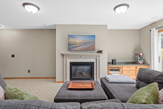20576 Hampshire Way, Lakeville, MN 55044