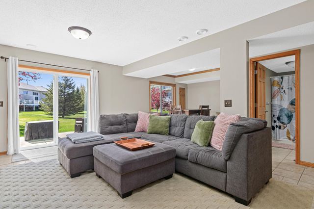 20576 Hampshire Way, Lakeville, MN 55044