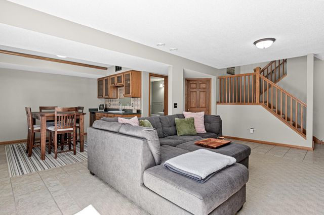 20576 Hampshire Way, Lakeville, MN 55044