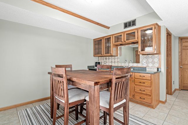 20576 Hampshire Way, Lakeville, MN 55044