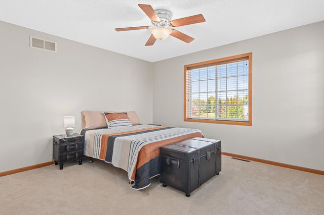 20576 Hampshire Way, Lakeville, MN 55044