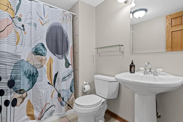 20576 Hampshire Way, Lakeville, MN 55044