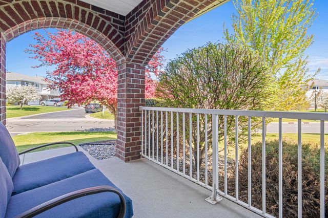 20576 Hampshire Way, Lakeville, MN 55044