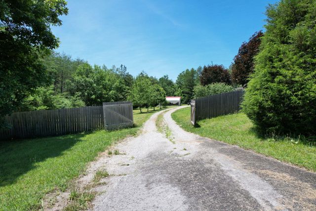 10780 Tennessee 68, Grandview, TN 37337