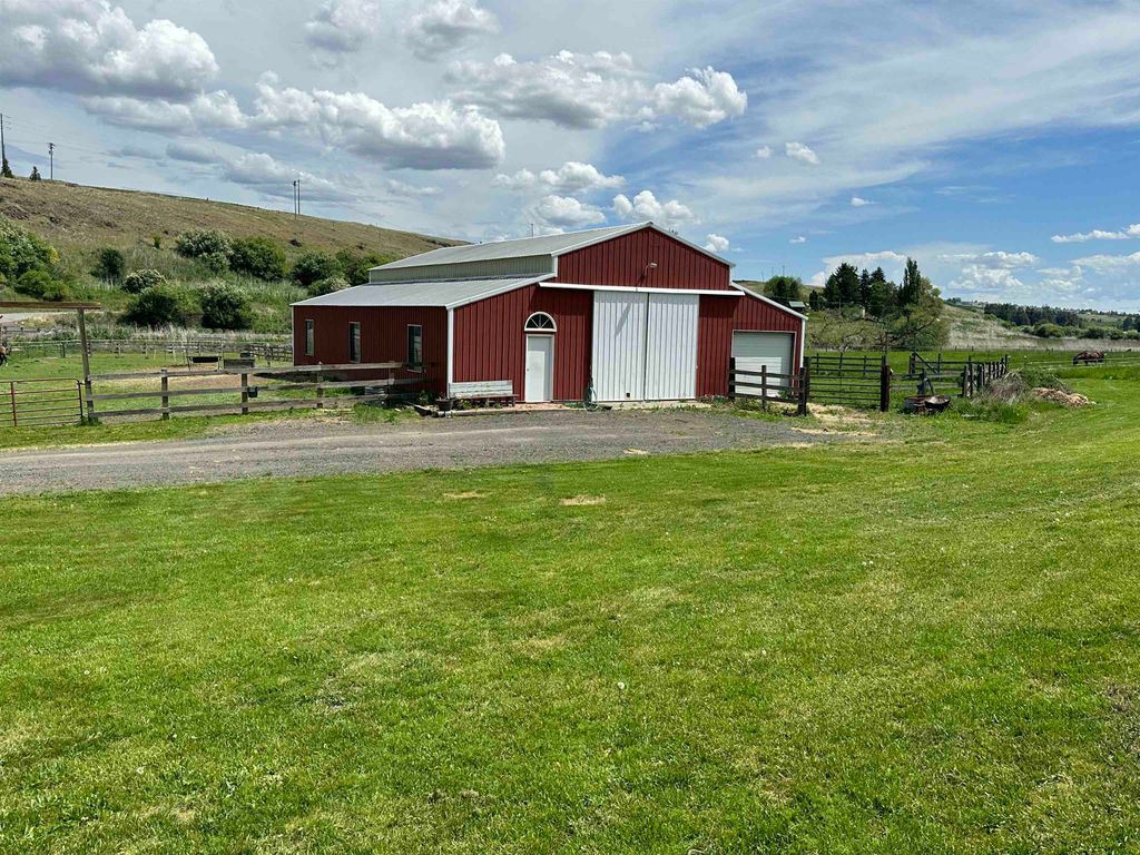 7XX S Armstrong Rd, Pullman, WA 99163 photo 2