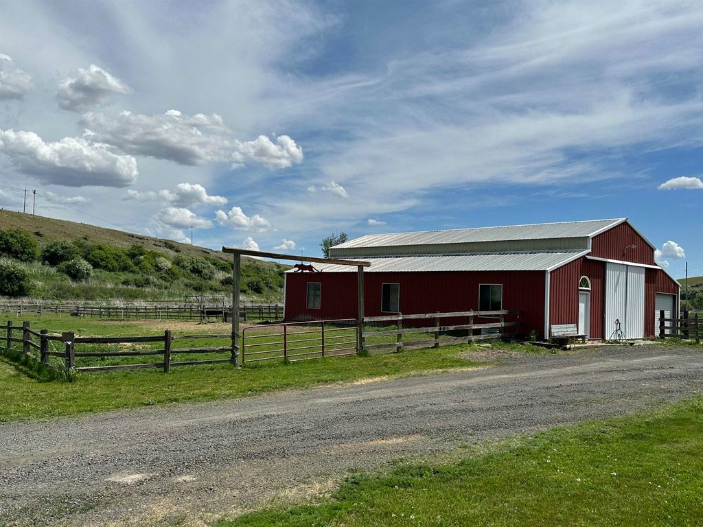 7XX S Armstrong Rd, Pullman, WA 99163 photo 3