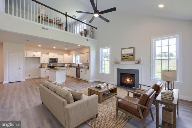 3855 COUNTRY DR, Dover, PA 17315