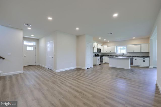 3855 COUNTRY DR, Dover, PA 17315