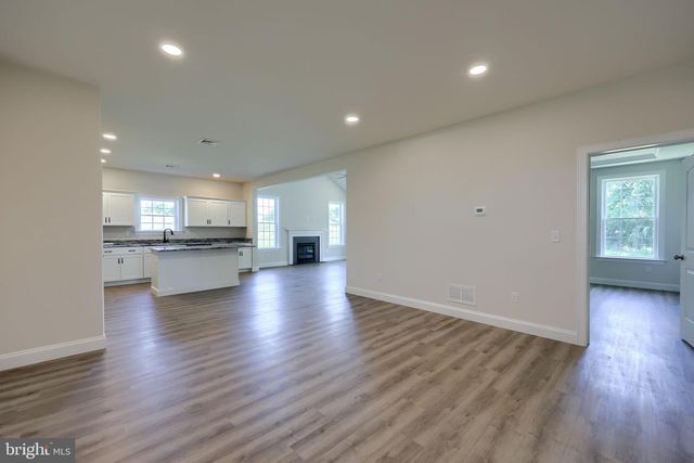 3855 COUNTRY DR, Dover, PA 17315