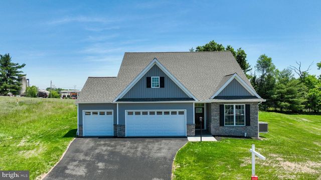 3855 COUNTRY DR, Dover, PA 17315