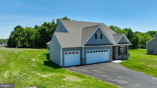 3855 COUNTRY DR, Dover, PA 17315