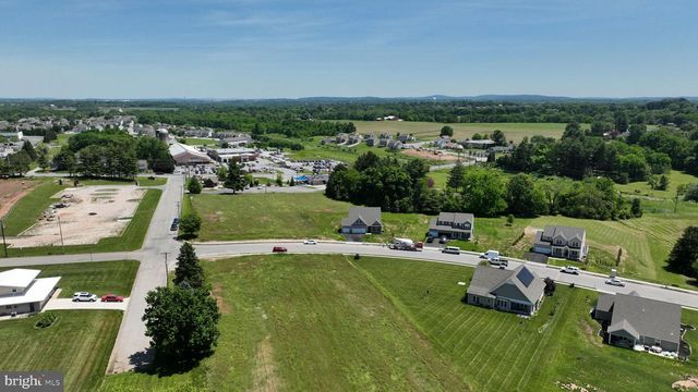 3855 COUNTRY DR, Dover, PA 17315