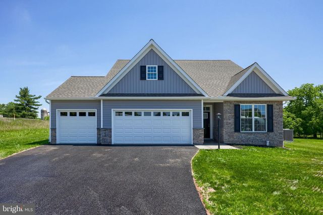 3855 COUNTRY DR, Dover, PA 17315